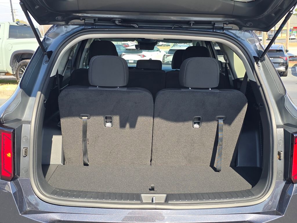 Certified 2025 Kia Sorento LX image 13