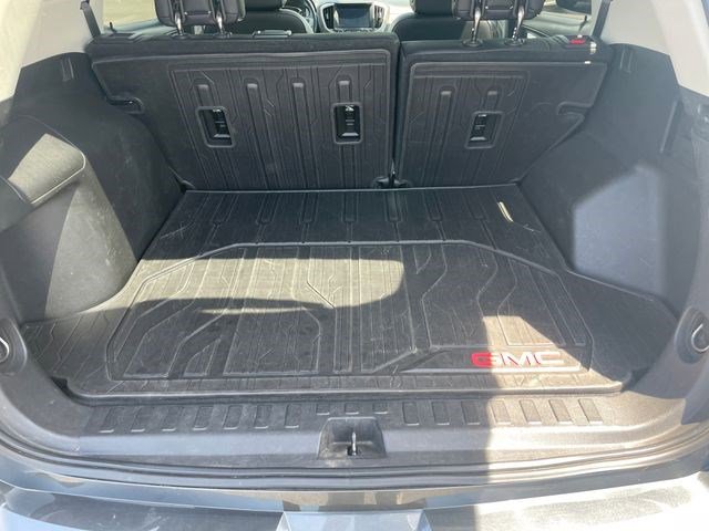 Used 2019 GMC Terrain Denali w/ Advanced Safety Package AWD/4WD image 23