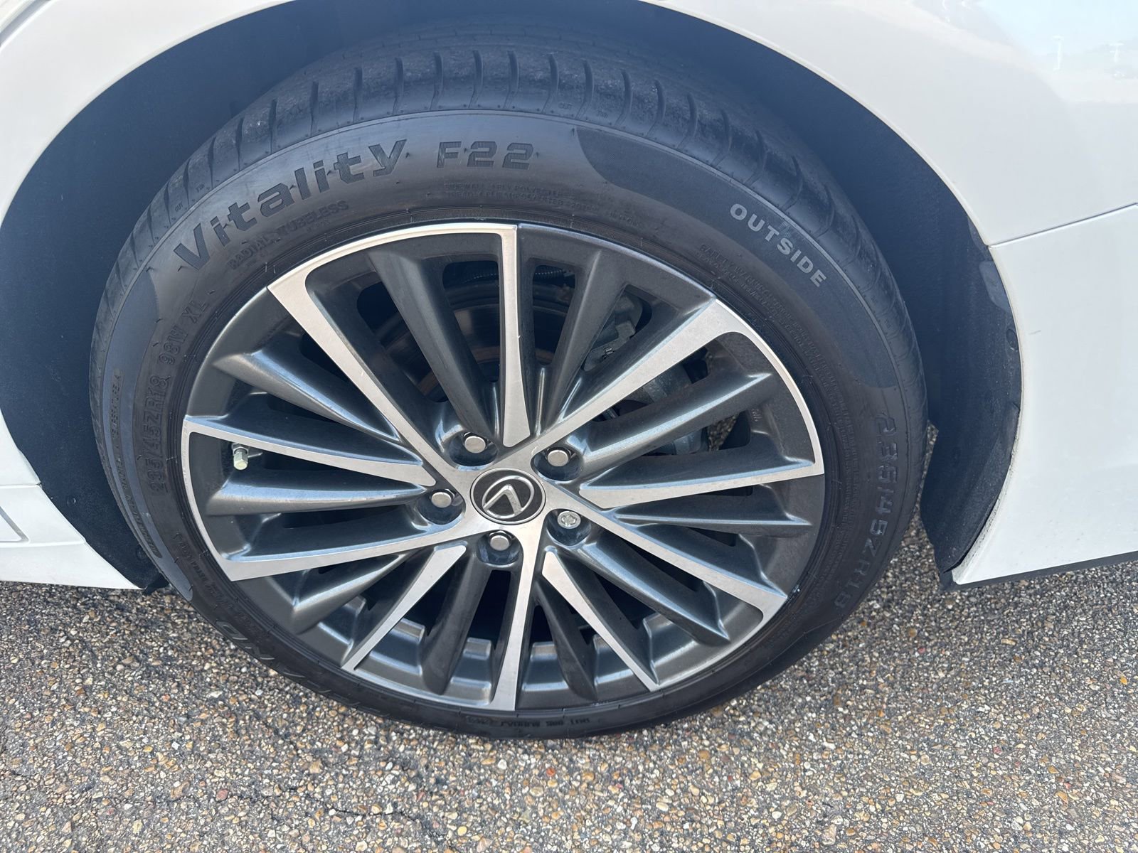 Used 2022 Lexus ES 350 w/ Premium Package image 11