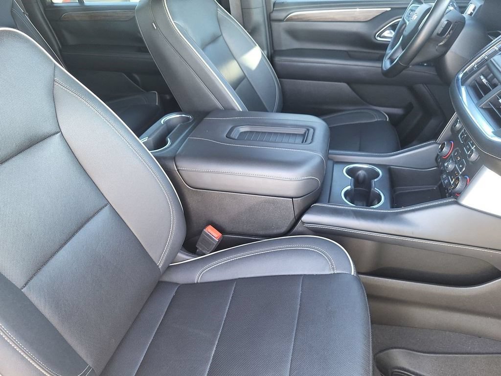 Used 2023 Chevrolet Suburban Premier AWD/4WD image 34