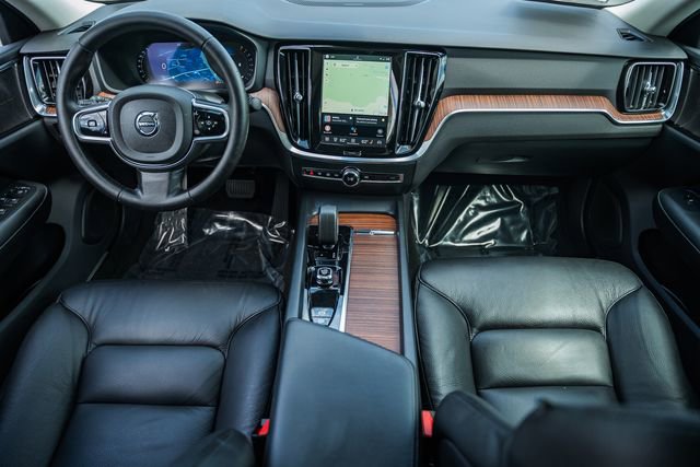 Used 2025 Volvo S60 B5 Plus image 20