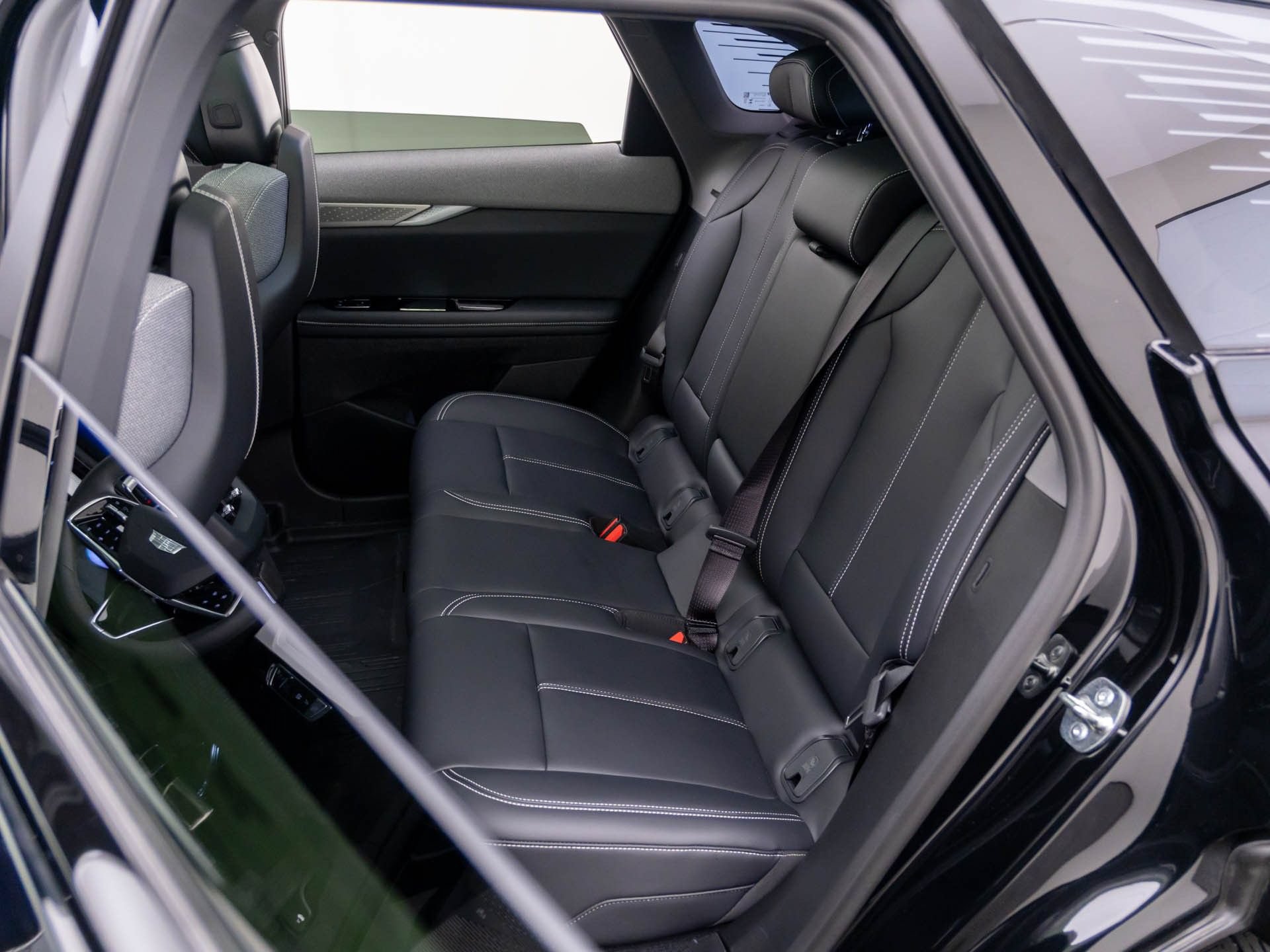 New 2027 Cadillac Optiq Sport w/ LPO, Floor Liner Package AWD/4WD image 17