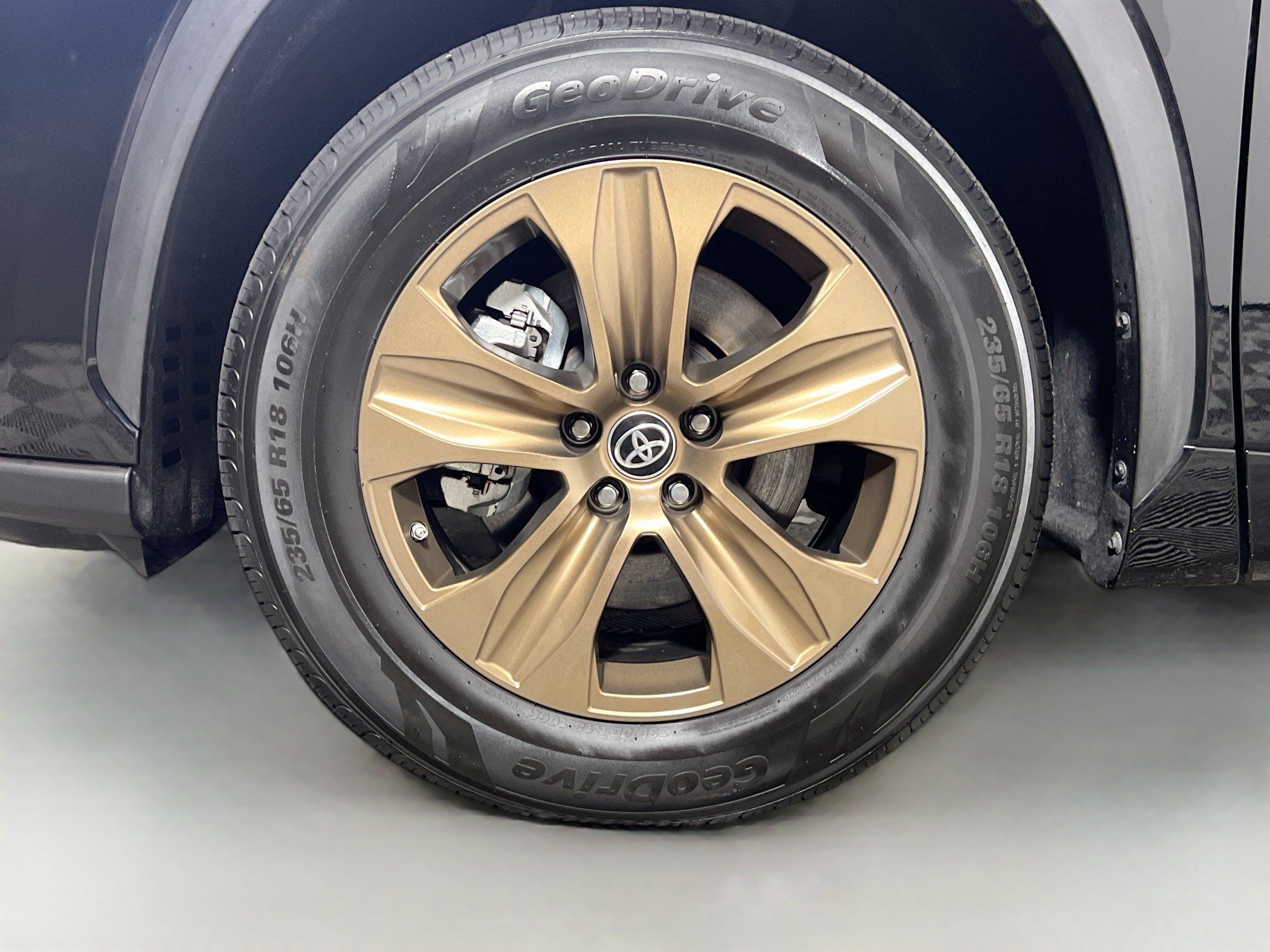 Used 2022 Toyota Highlander Bronze Edition FWD image 14