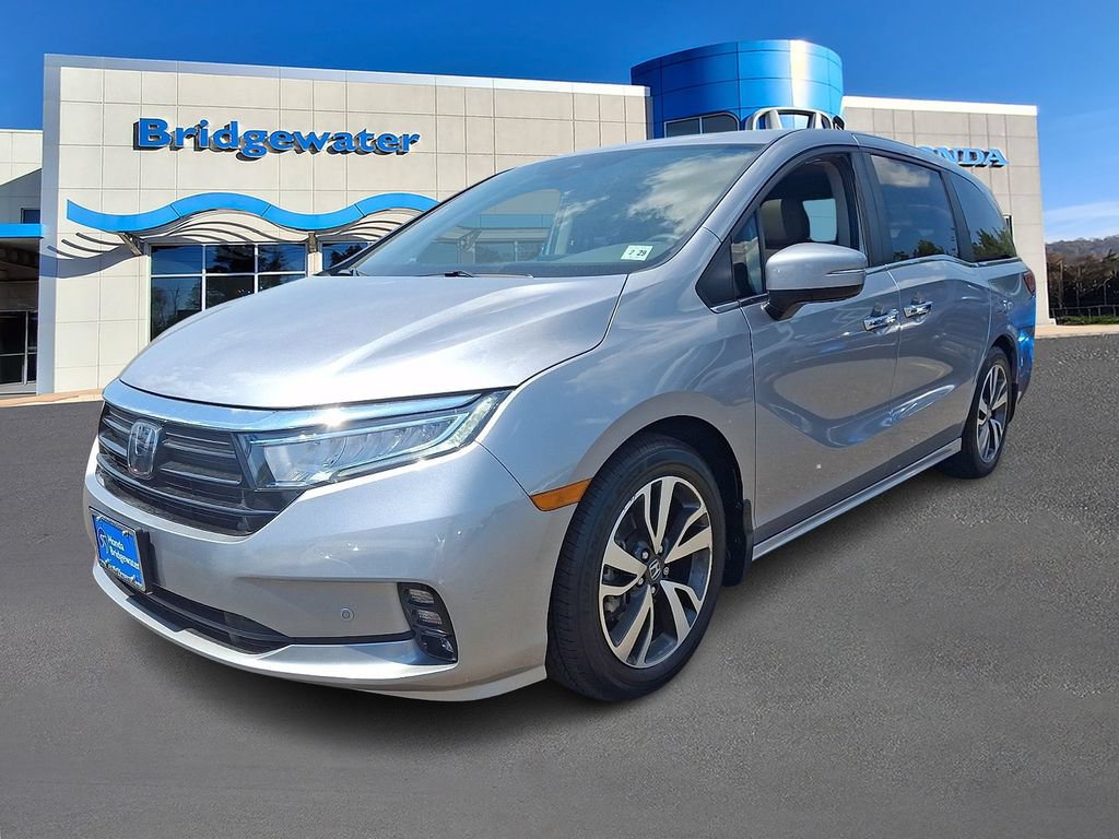 Used 2024 Honda Odyssey Touring image 3