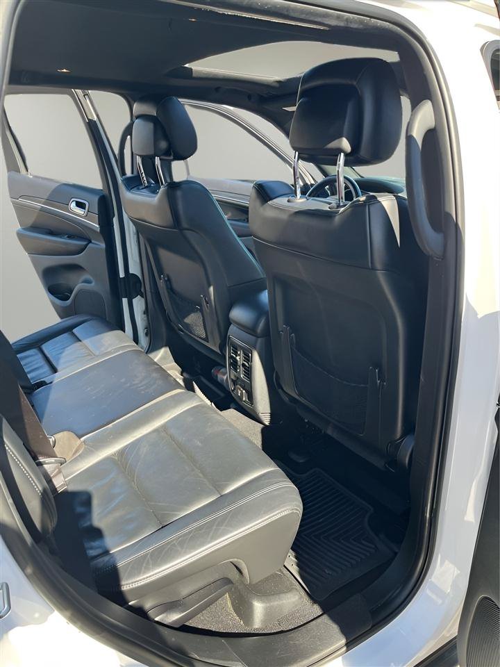 Used 2019 Jeep Grand Cherokee Limited AWD/4WD image 24