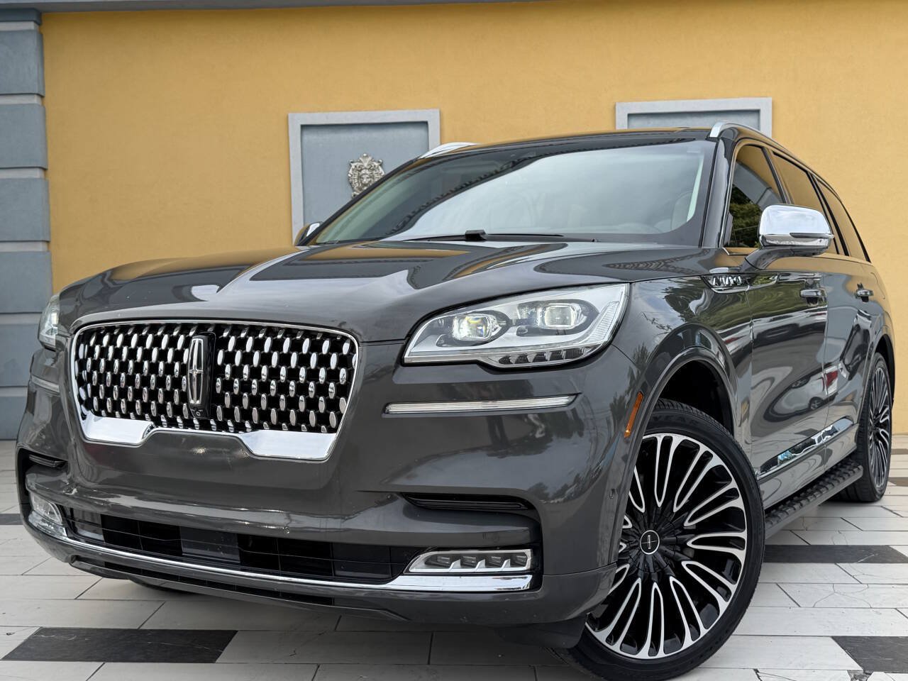 Used 2020 Lincoln Aviator Black Label w/ Dynamic Handling Package AWD/4WD image 3