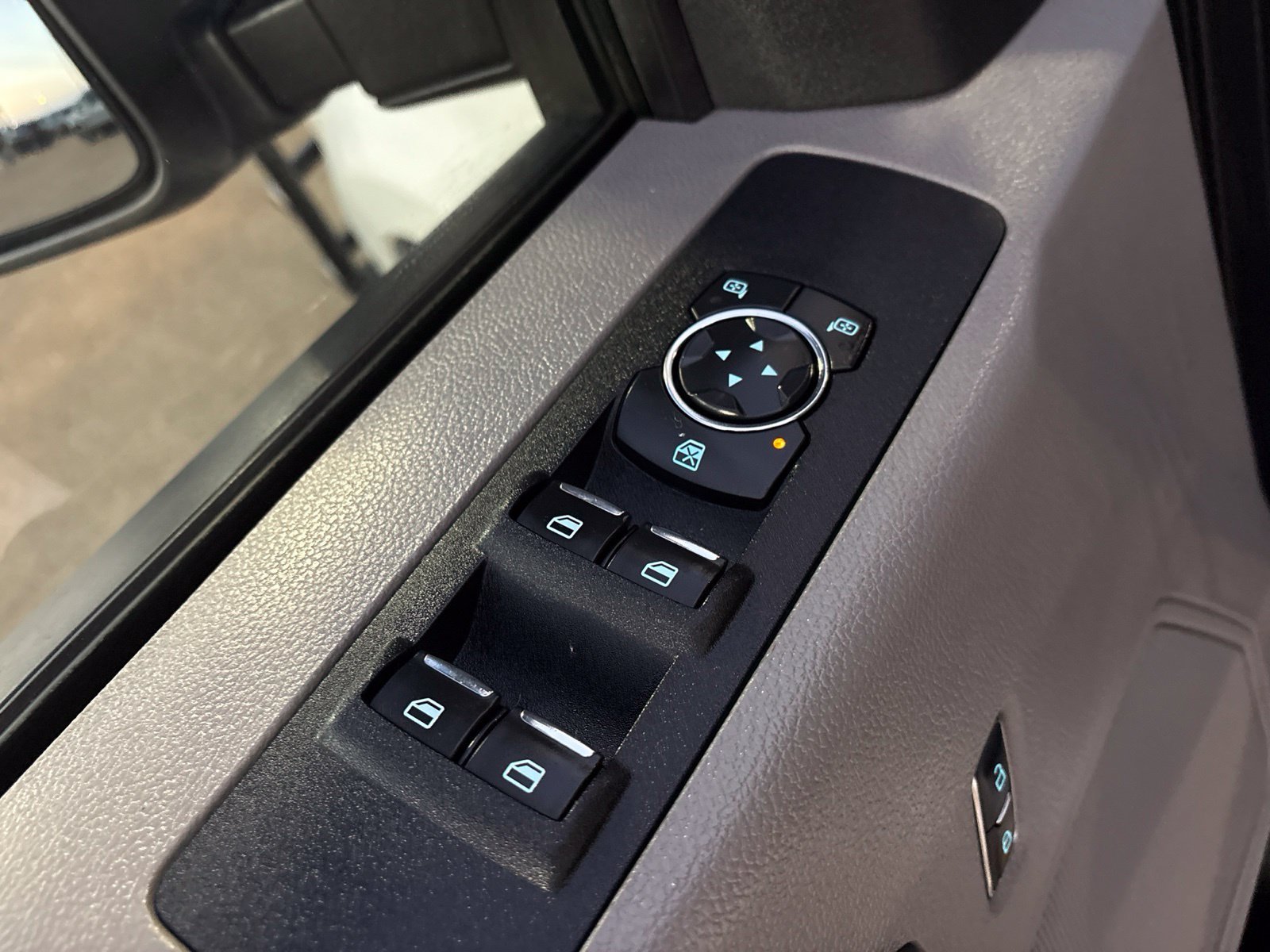Used 2019 Ford F250 XLT w/ XLT Value Package AWD/4WD image 11