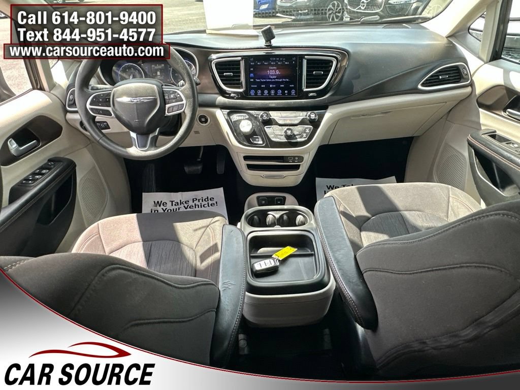 Used 2017 Chrysler Pacifica Touring Plus w/ Tire & Wheel Group FWD image 14