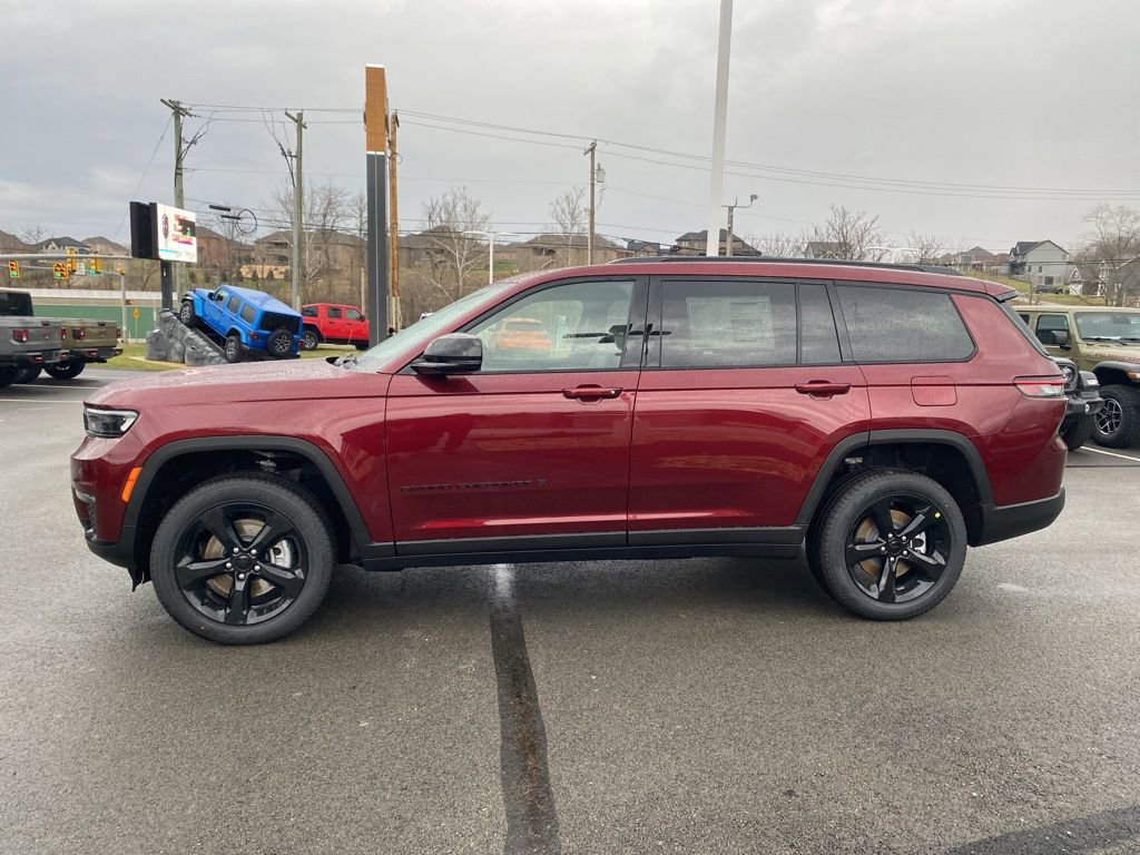 New 2025 Jeep Grand Cherokee L Limited w/ Black Appearance Package image 6
