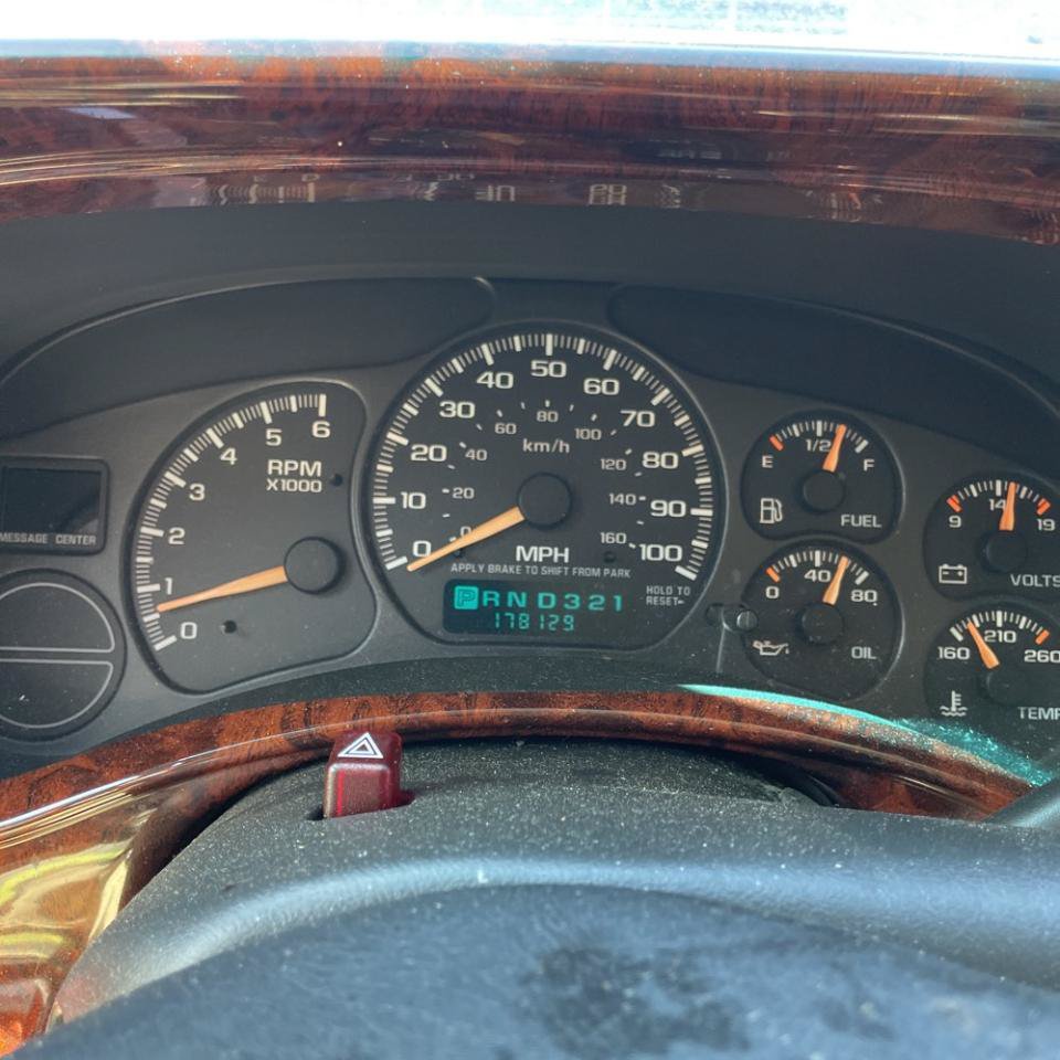 Used 2002 Chevrolet Suburban LT AWD/4WD image 15