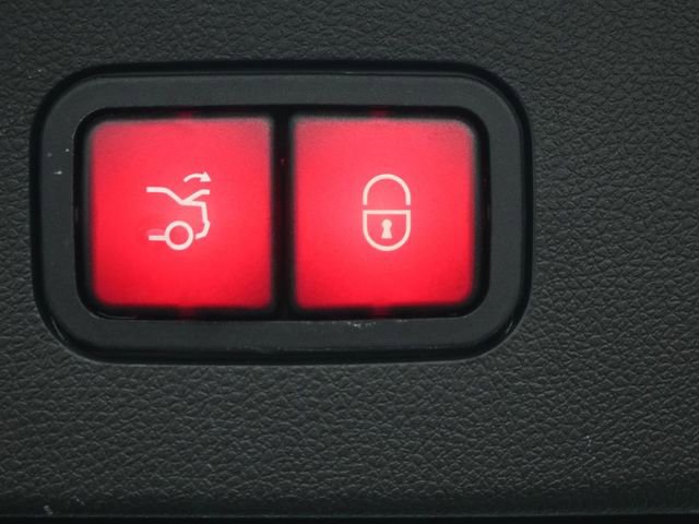 Used 2014 Mercedes-Benz E 350 Sedan image 29