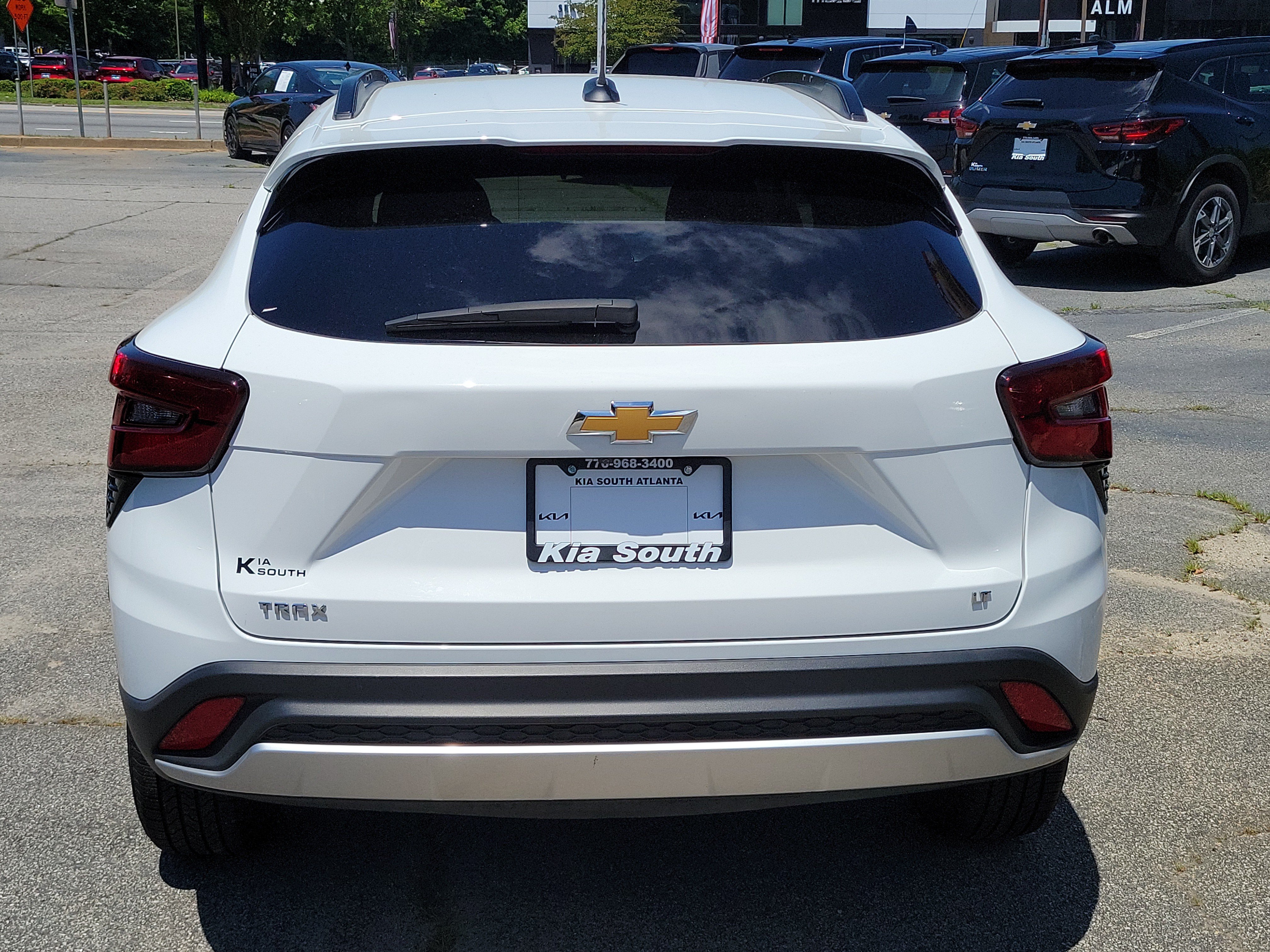 Used 2025 Chevrolet Trax LT FWD image 5