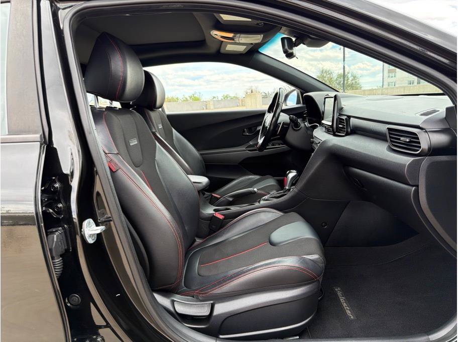 Used 2019 Hyundai Veloster 2.0 Premium FWD image 13