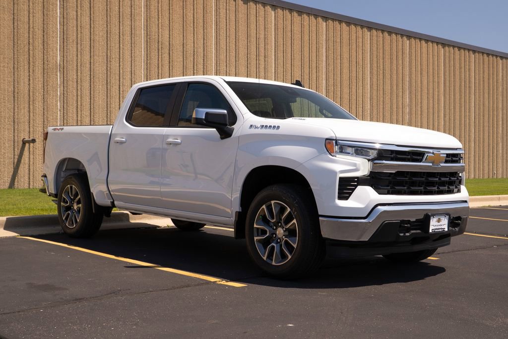 New 2025 Chevrolet Silverado 1500 LT image 2