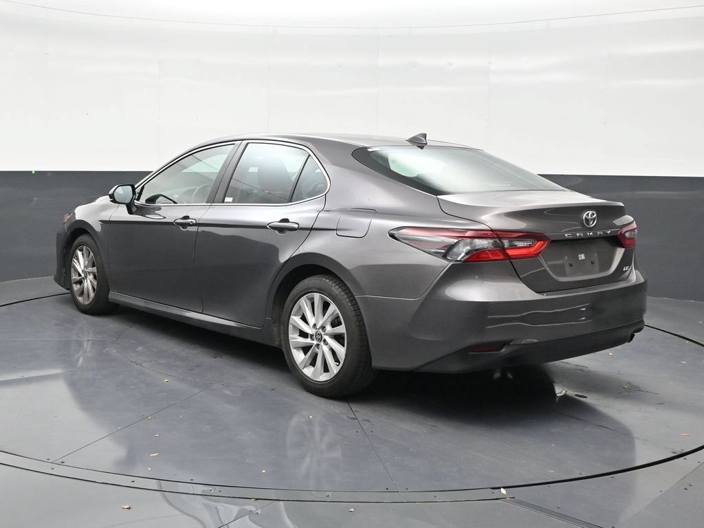Used 2022 Toyota Camry LE FWD image 3