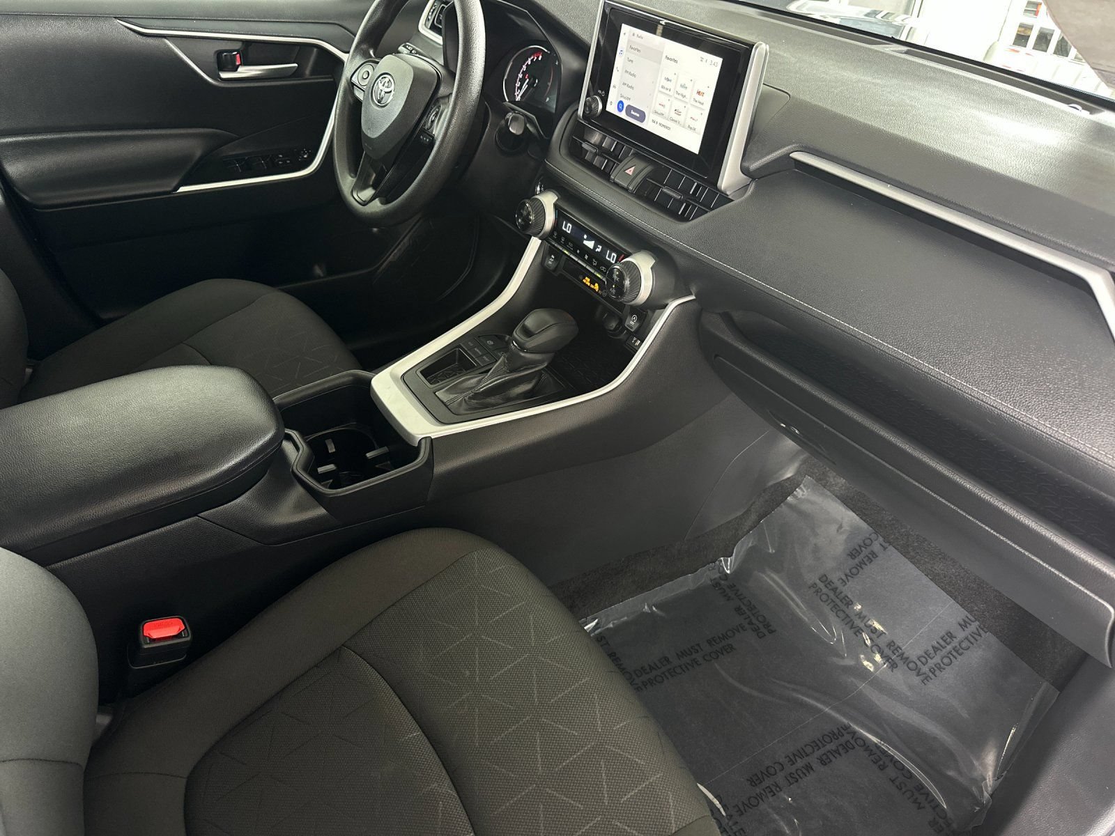 Used 2025 Toyota RAV4 XLE FWD image 15