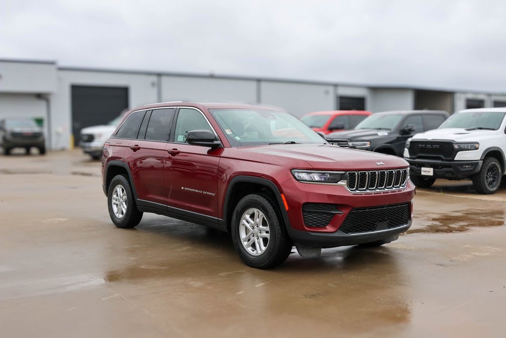 Used 2023 Jeep Grand Cherokee Laredo