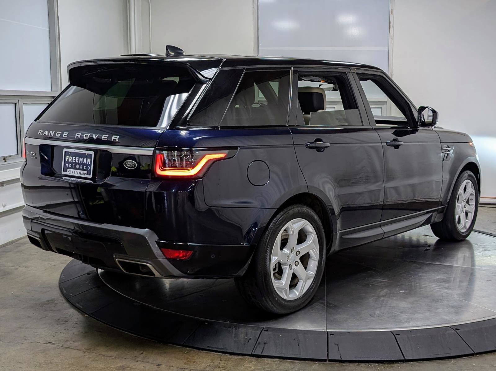 Used 2020 Land Rover Range Rover Sport HSE image 9