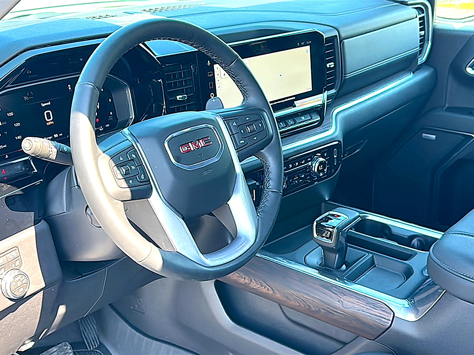 Used 2026 GMC Sierra 1500 SLT AWD/4WD image 12