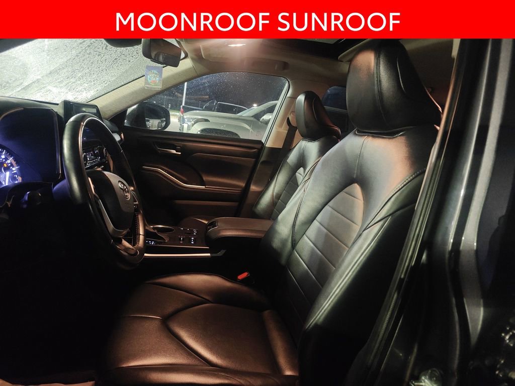 Used 2023 Toyota Highlander XLE image 6