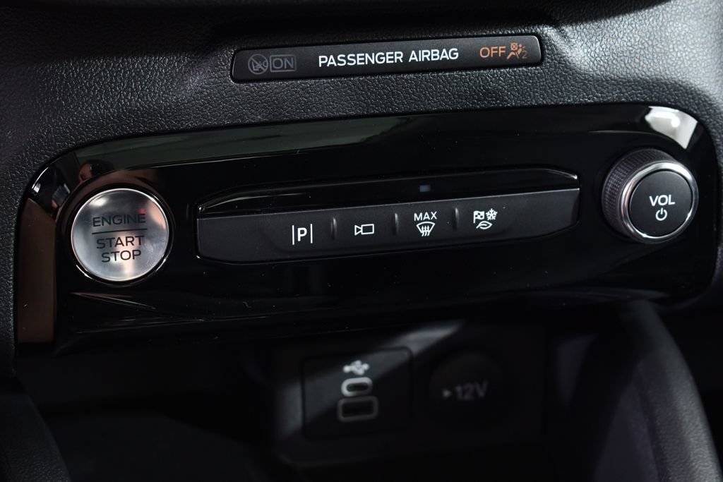 New 2025 Ford Escape SE w/ PHEV Premium Package FWD image 29