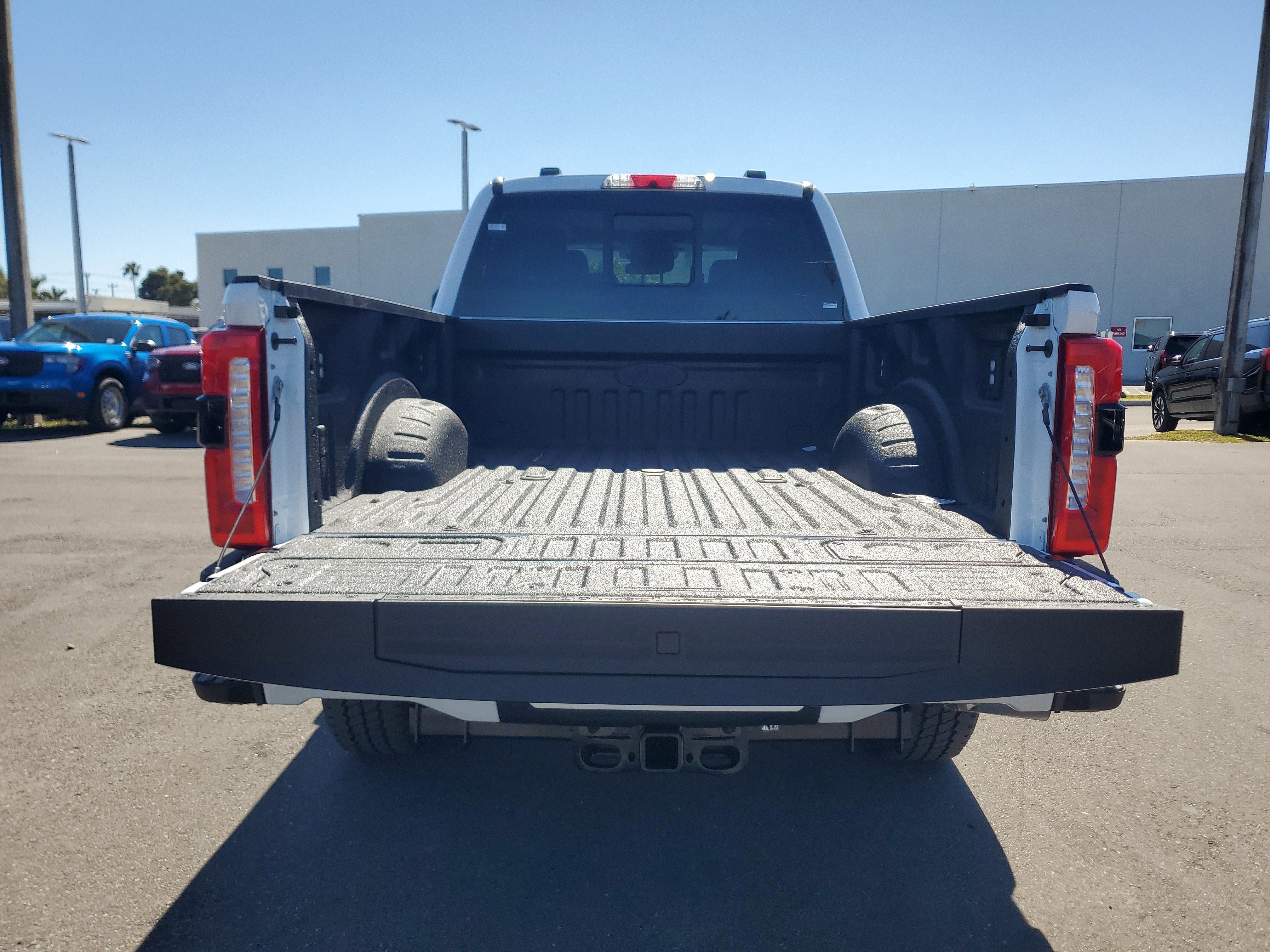 New 2026 Ford F350 Lariat w/ Black Appearance Package AWD/4WD image 9