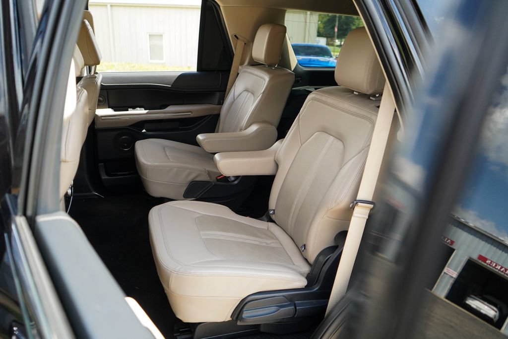 Used 2022 Ford Expedition Limited AWD/4WD image 9