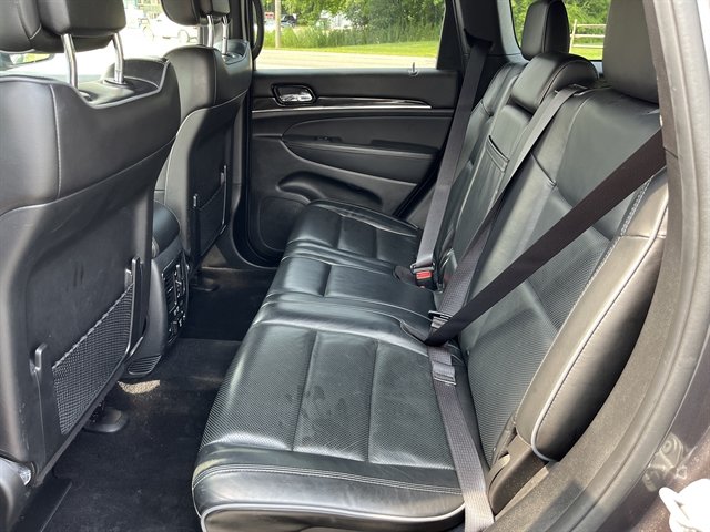 Used 2020 Jeep Grand Cherokee Overland AWD/4WD image 32