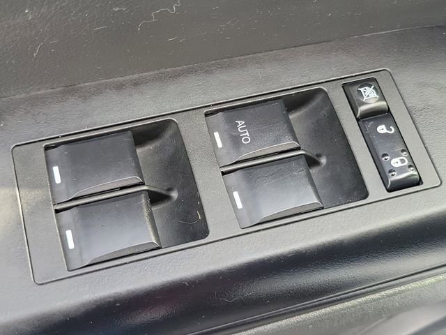 Used 2017 Jeep Patriot Latitude AWD/4WD image 12