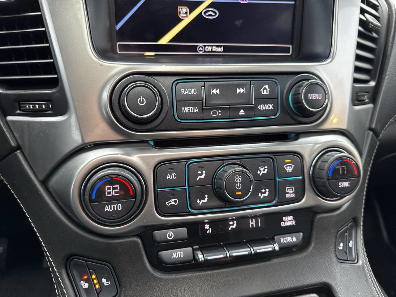 Used 2018 Chevrolet Suburban LT image 36