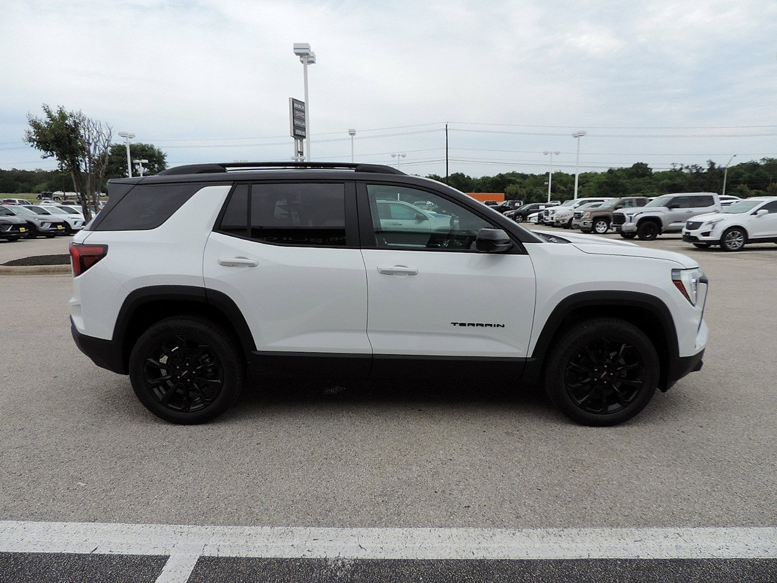 New 2026 GMC Terrain Elevation w/ Elevation Premium Package FWD image 4