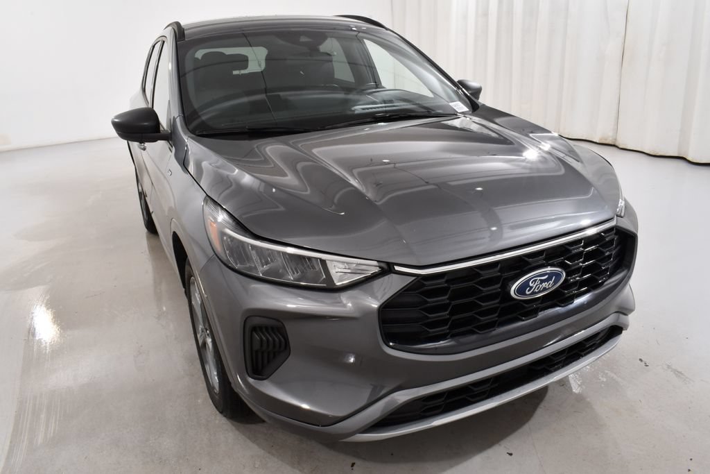 Used 2024 Ford Escape ST-Line w/ Tech Pack #1 AWD/4WD image 4