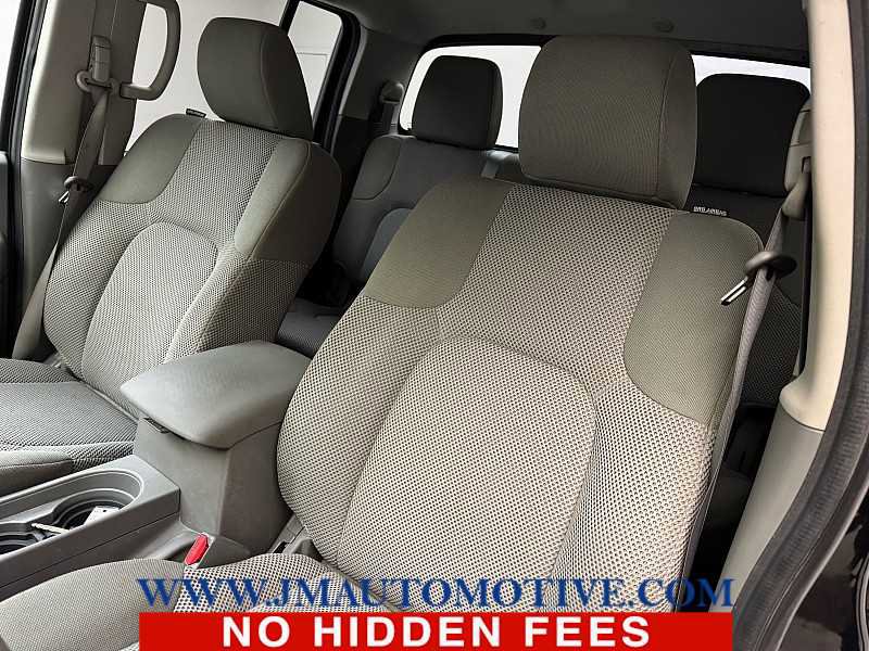 Used 2019 Nissan Frontier SV image 14