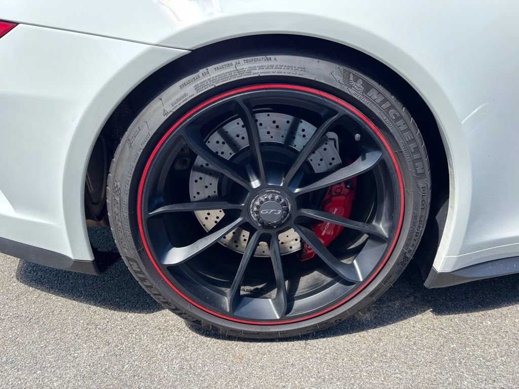 Used 2018 Porsche 911 GT3 RWD image 36