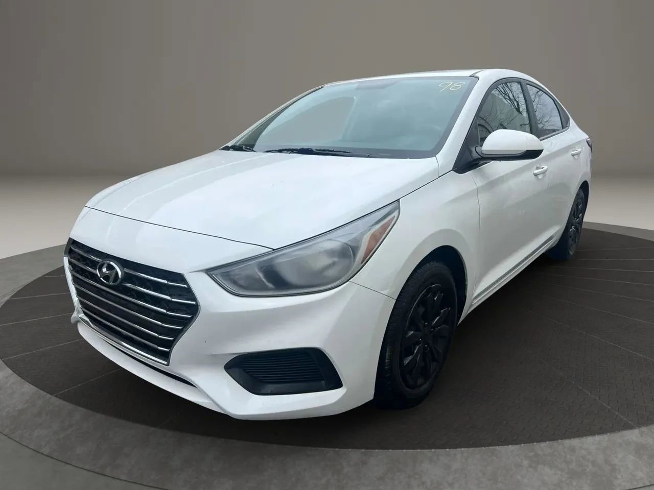 Used 2022 Hyundai Accent SE FWD image 1