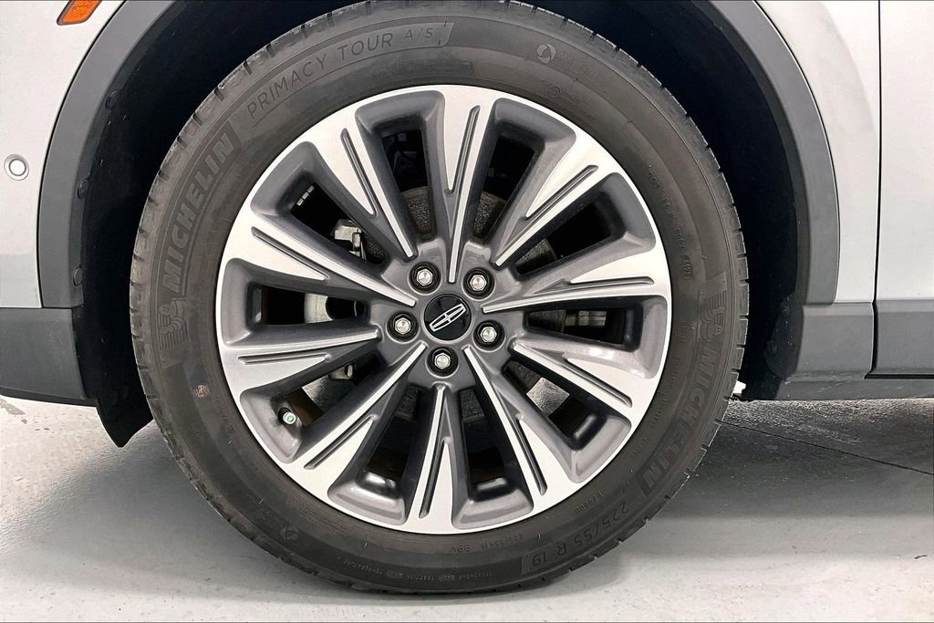 Used 2022 Lincoln Corsair Reserve w/ Elements Package FWD image 8