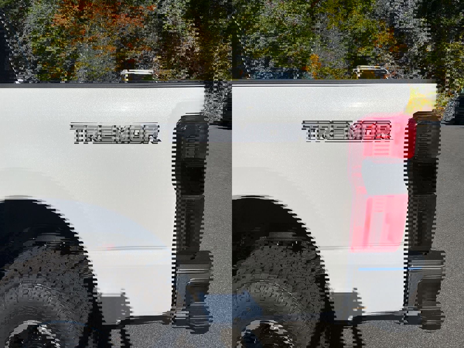New 2025 Ford F350 Lariat w/ Lariat Ultimate Package image 11