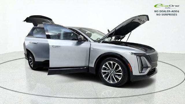Used 2024 Cadillac Lyriq Sport RWD image 11