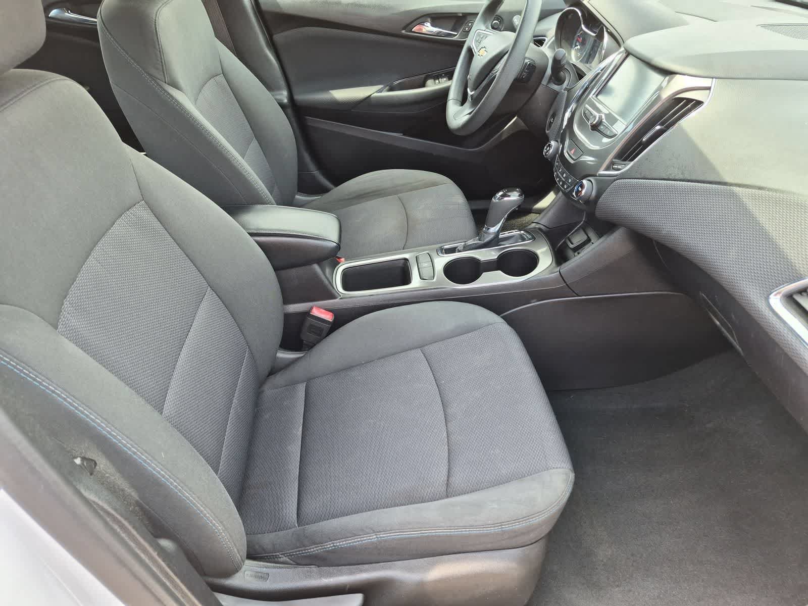 Used 2017 Chevrolet Cruze LT w/ Convenience Package FWD image 21