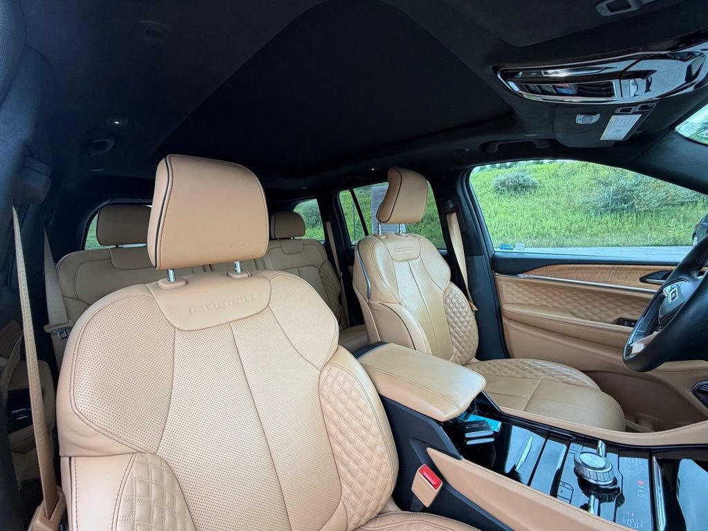 Used 2023 Jeep Grand Cherokee Summit AWD/4WD image 54