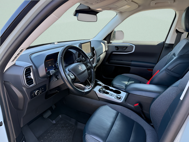 Used 2023 Ford Bronco Sport Outer Banks w/ Tech Package AWD/4WD image 4