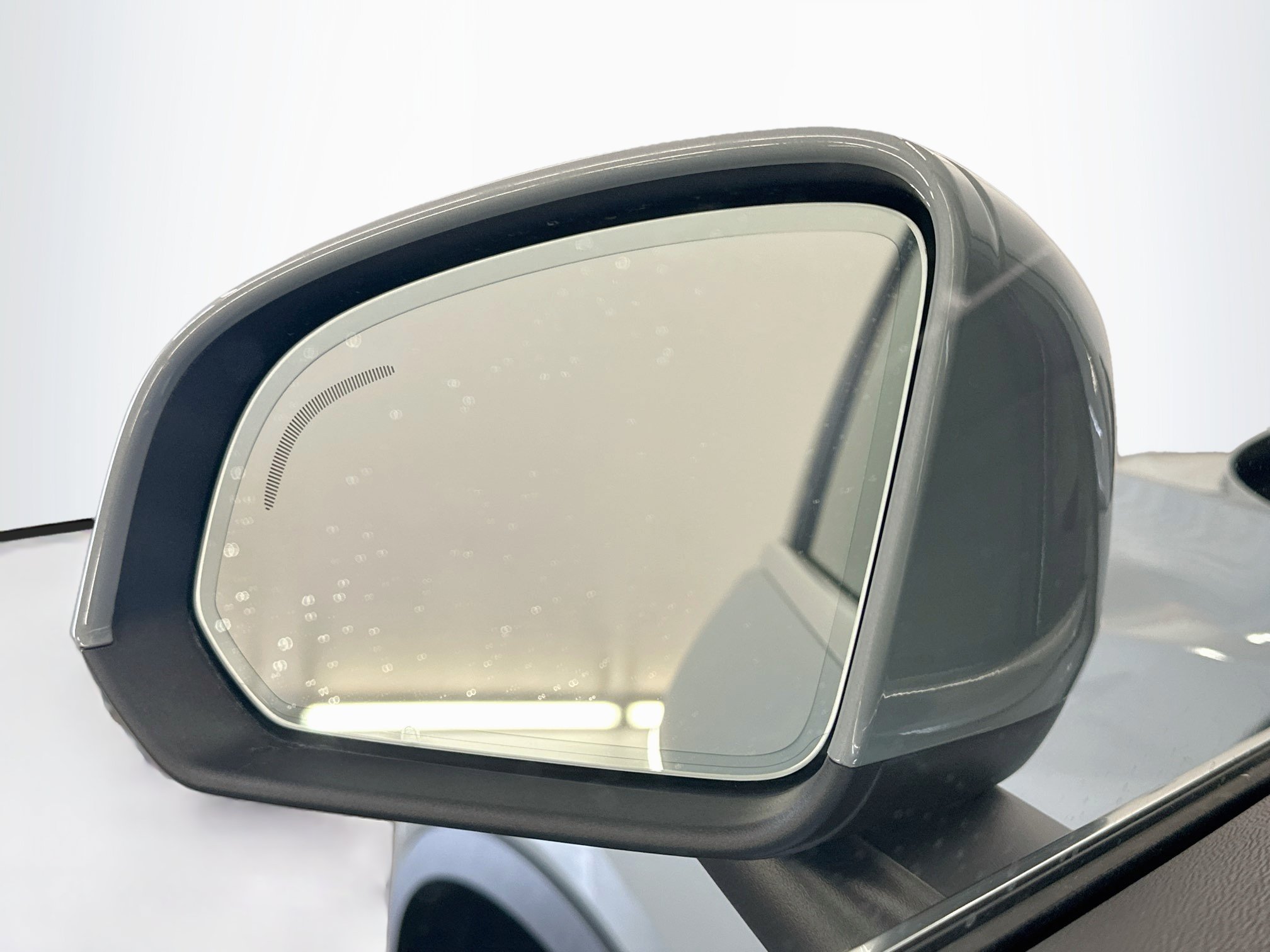 Used 2025 Volvo XC40 B5 Plus AWD/4WD image 16
