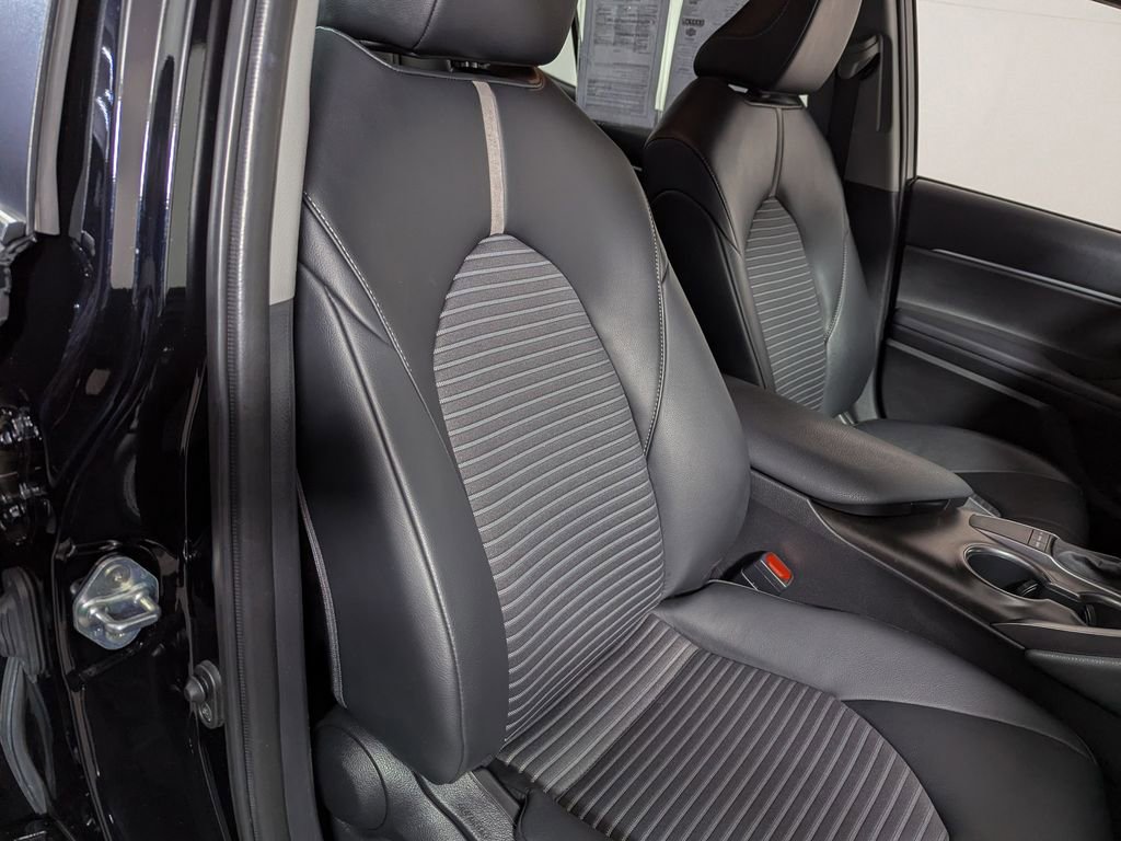 Used 2023 Toyota Camry SE image 20