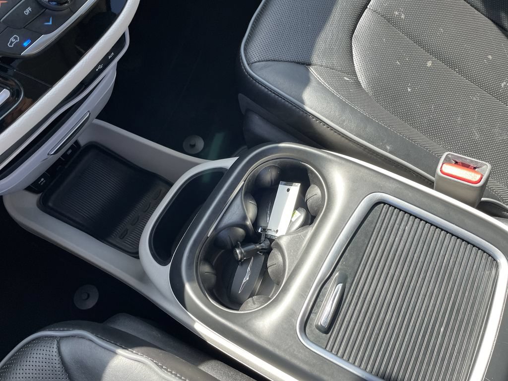 Certified 2019 Chrysler Pacifica Limited FWD image 21