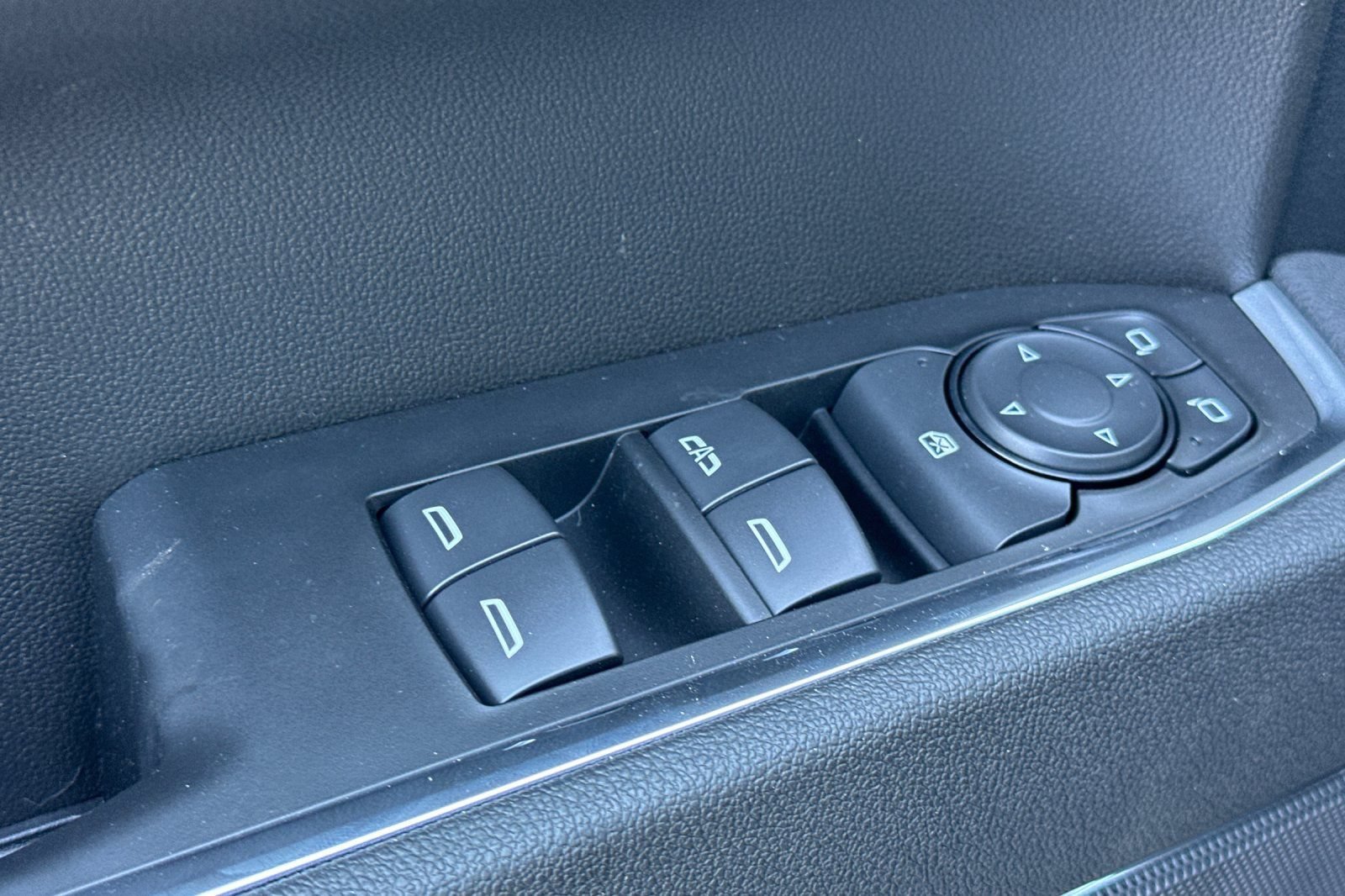 New 2026 Chevrolet Silverado 1500 LT Trail Boss w/ Convenience Package II AWD/4WD image 12