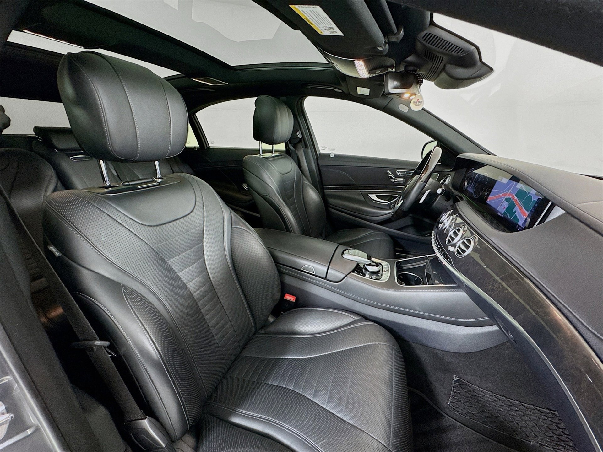 Used 2019 Mercedes-Benz S 560 Sedan image 31
