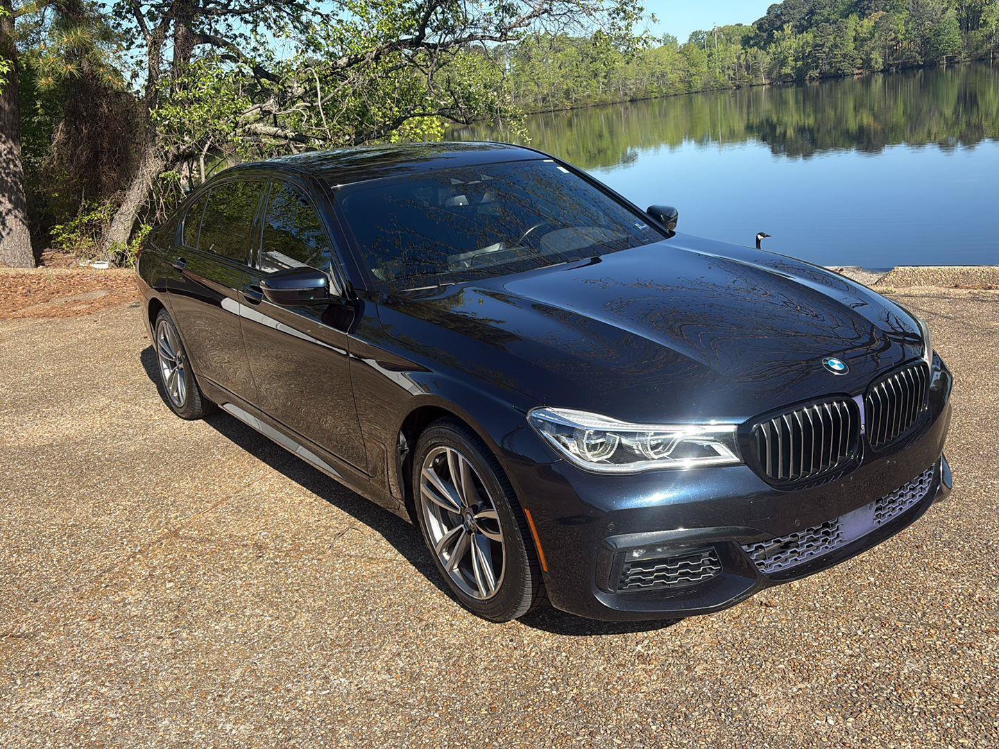 Used 2018 BMW 750i xDrive AWD/4WD image 2