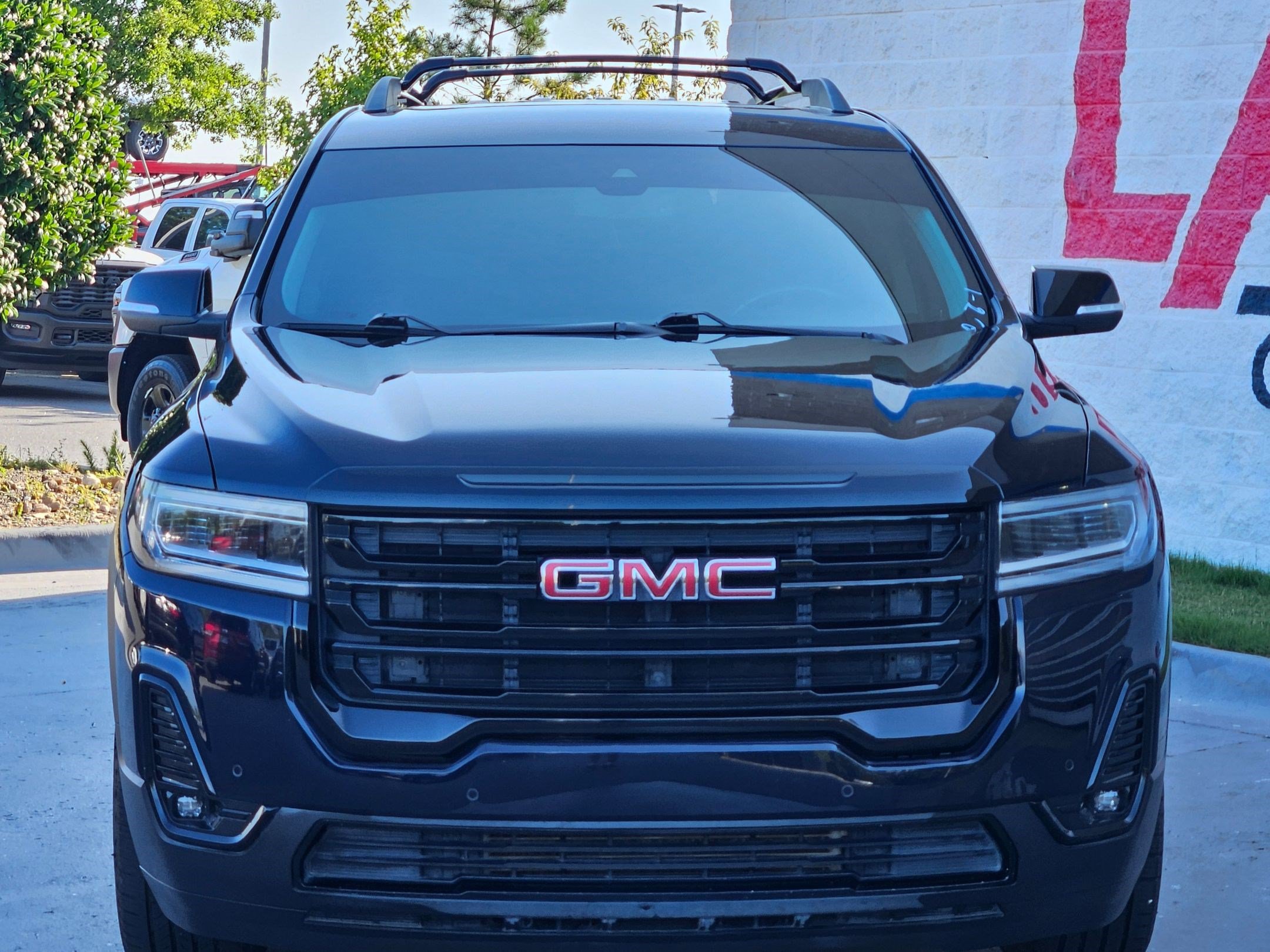 Used 2021 GMC Acadia SLT w/ Elevation Edition FWD image 2