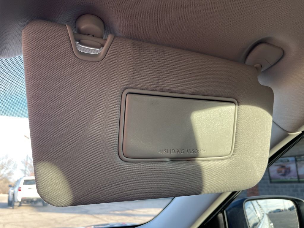 Used 2018 Nissan Rogue S image 77