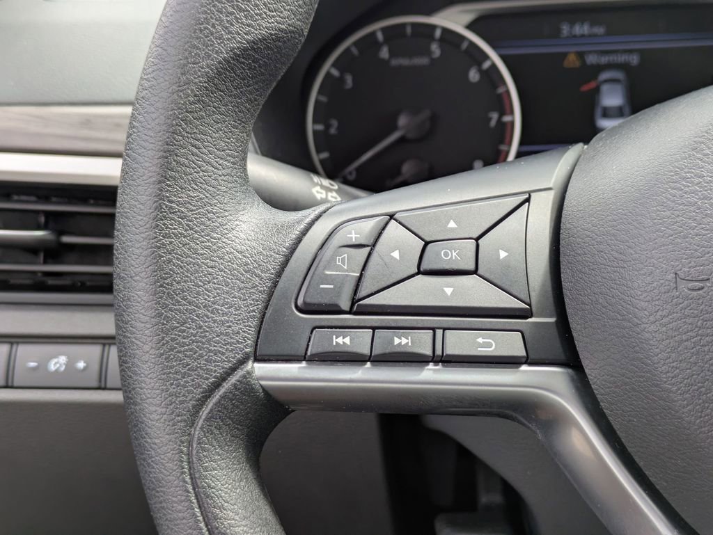 Used 2025 Nissan Altima 2.5 SV FWD image 18